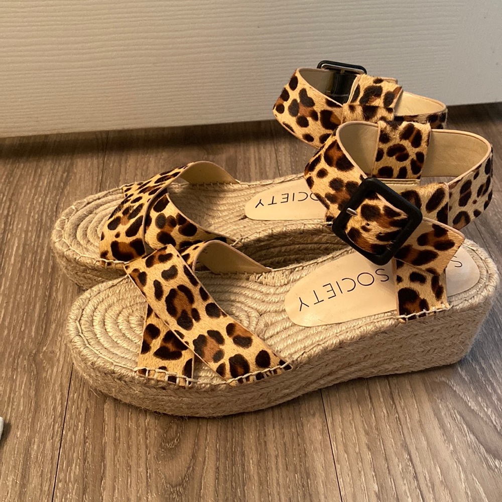 Sole Society Audrina Cowhair Cheetah Leopard Espadrille Wedge Sandals  8…